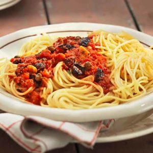 Spaghetti ou fusilloni al’ ragu (bolognese)